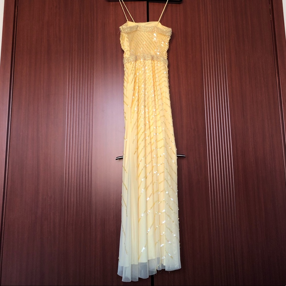 Sean Collection Gown 💫 - Picture 3 of 7